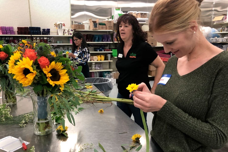 Wine & Design: Sunflower Bouquet/Boutonniere Class